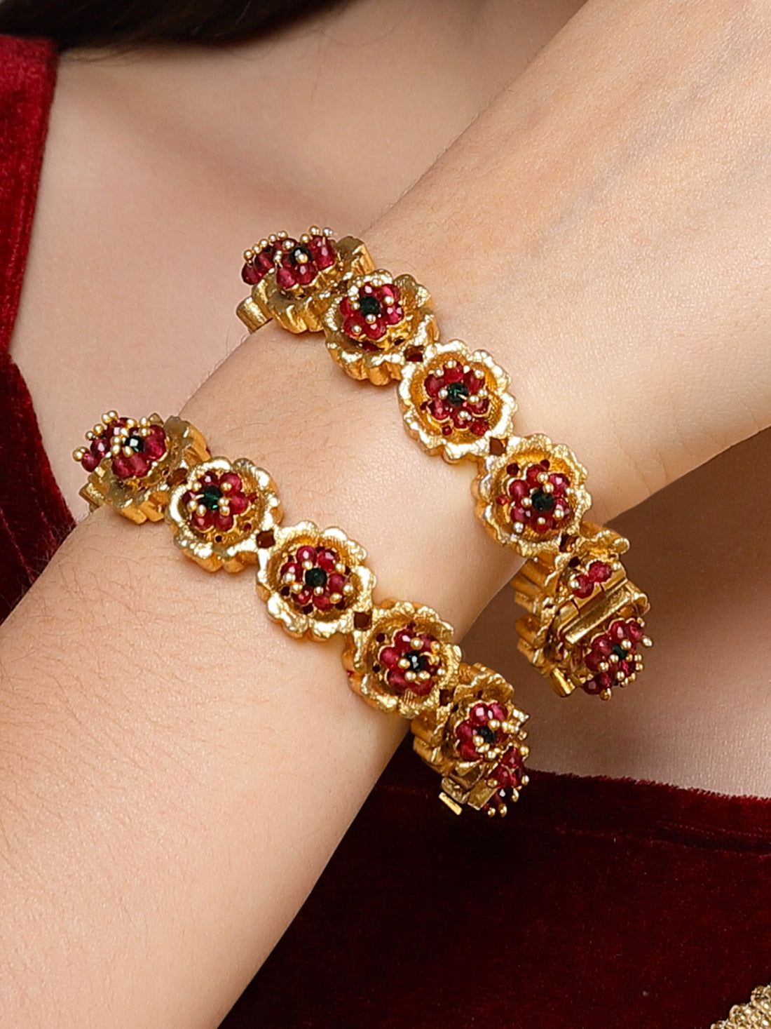 Karatcart Gold Plated Red Crystal Studded Floral Rajwadi Temple Bangles Set for Women