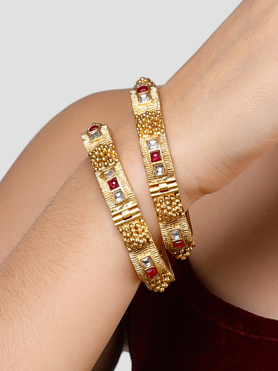 Karatcart Antique Gold Plated Floral Rajwadi Temple Bangles Set for Women