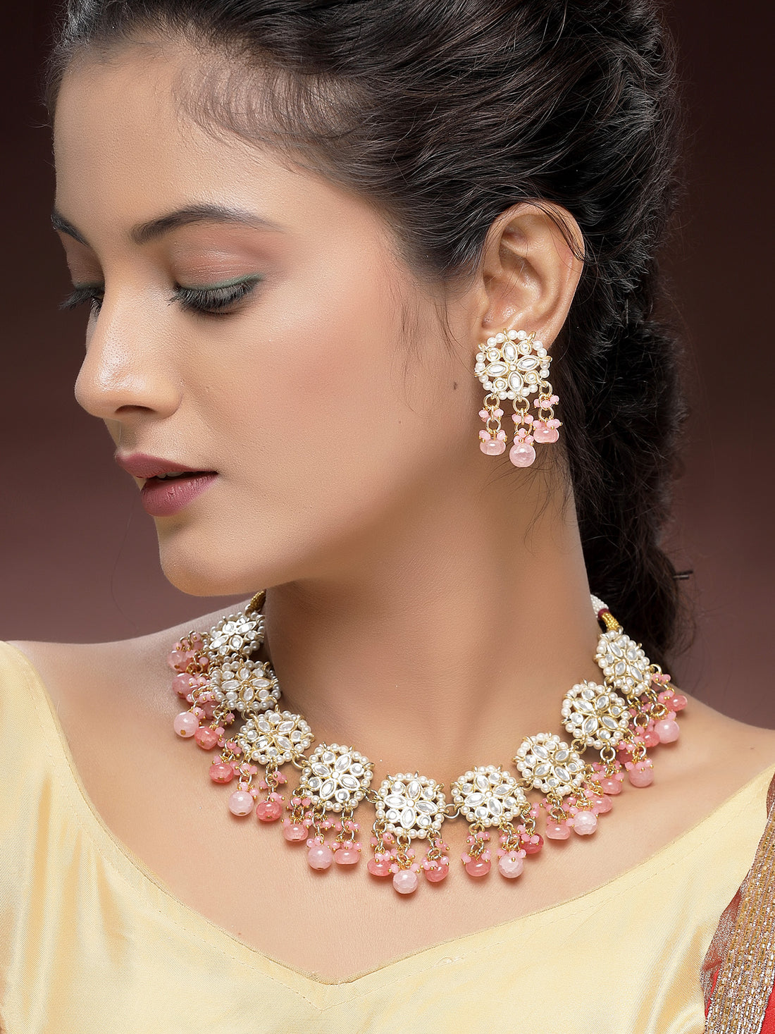 KARATCART Designer Gold-Plated Pink Beads Floral Kundan Choker Necklace Set for Women