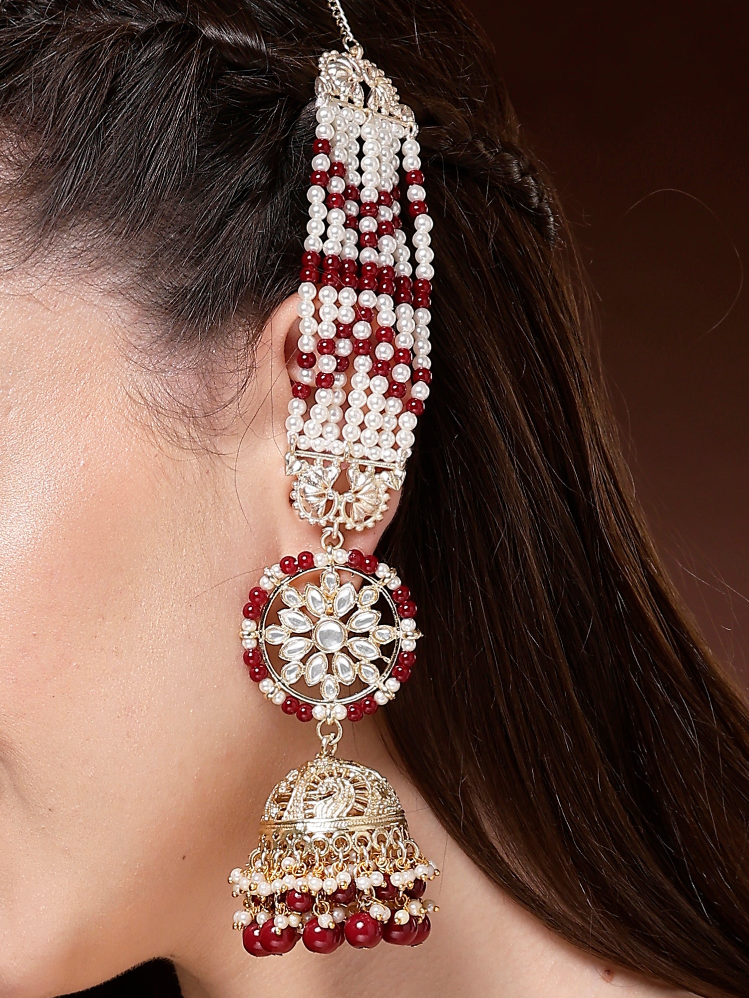 Karatcart Traditional Gold Plated Floral Red Beaded Kundan Jhumki Earrings with Pearl Kaanchain - view 2