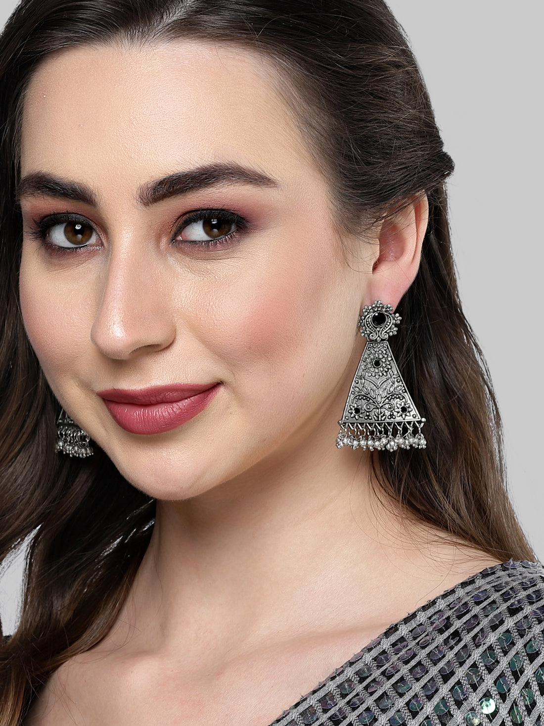 Karatcart Oxidised Silver Black Stone Floral Design Drop Earring for Women