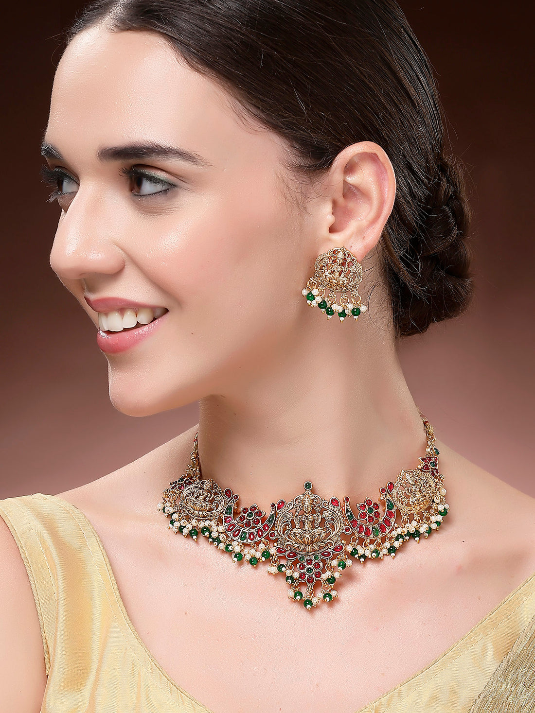 Karatcart Royal Moon Shape Red and Green Laxmi Mata Choker Temple Jewellery Set for Women