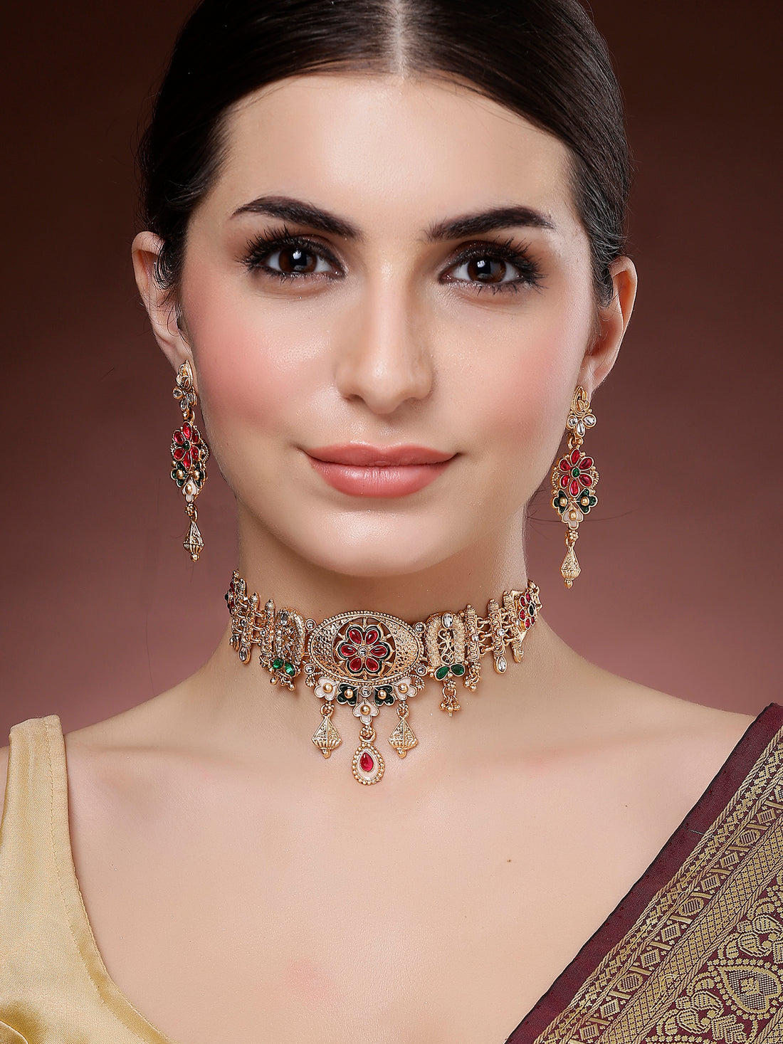 Karatcart Elegant South Indian Inspired Temple Set with Kundan and Enamel