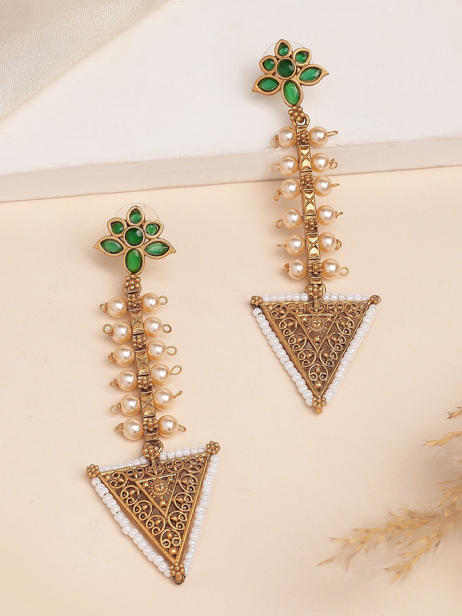 Karatcart Antique Gold-Plated Triangle Drop Earrings with Green Kundan and Pearls for Women