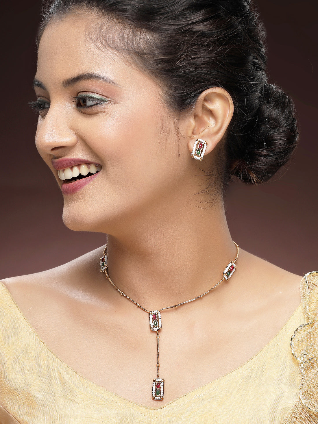 KARATCART Minimalist Gold-Plated Red and Green Stone Necklace Set for Women