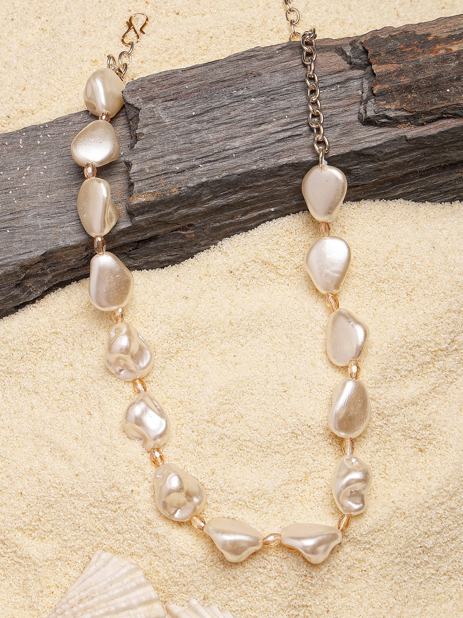 Karatcart Bohey Organic Pearl Classic Necklace for Women