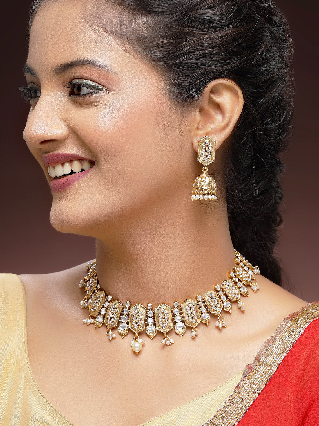 KARATCART Elegant Gold-Plated Kundan Choker Necklace Set for Women