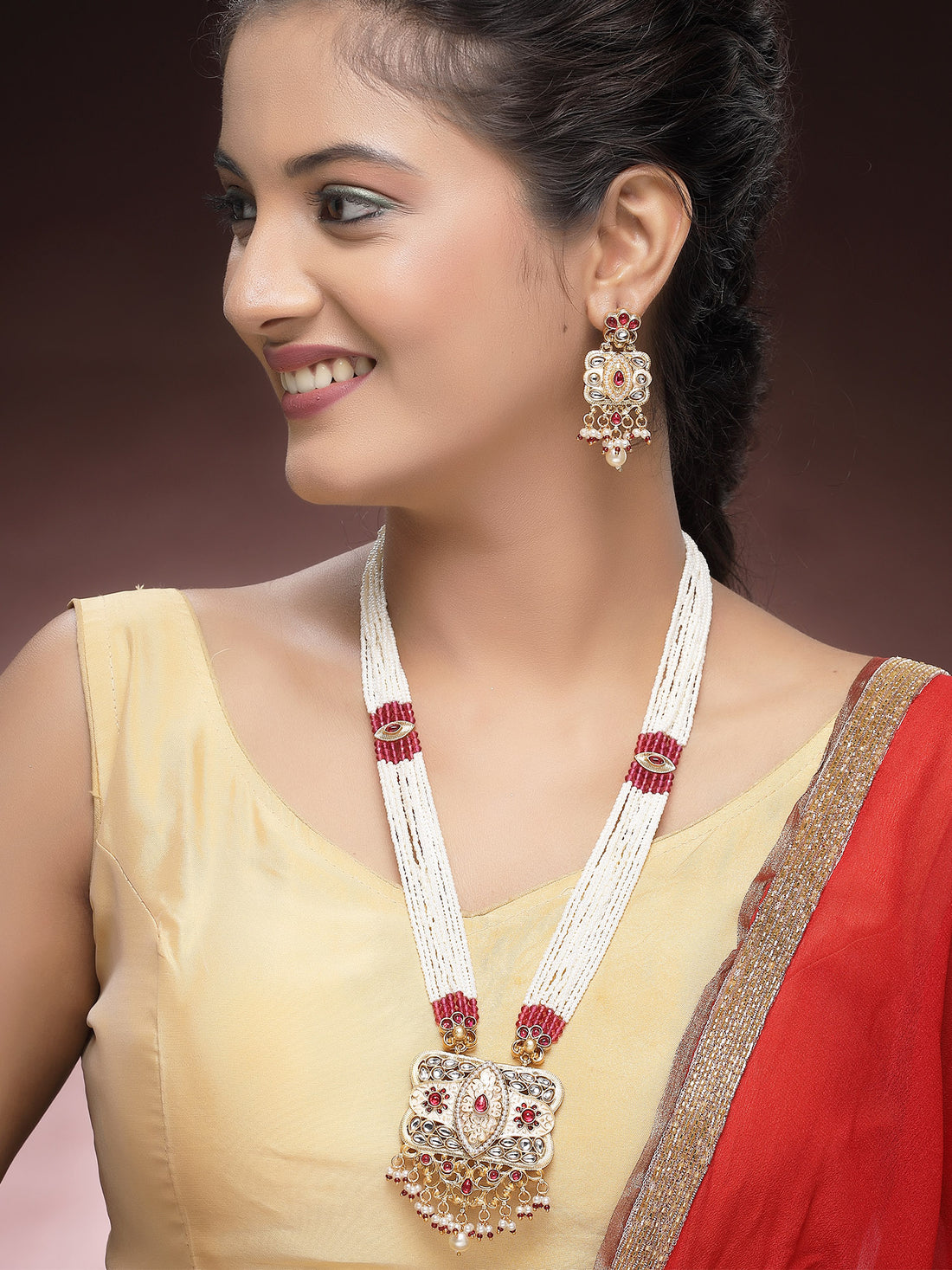 KARATCART Designer Gold-Plated Red Crystal and Pearl Rani Haar Necklace Set for Women