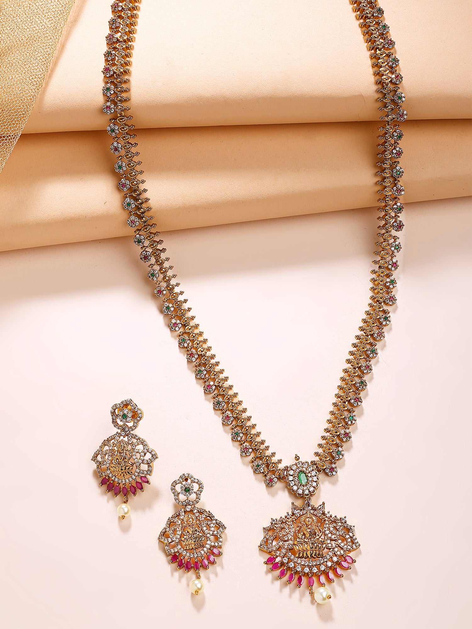 KARATCART Traditional Gold-Plated Laxmi Mata Rani Haar Temple Jewellery Set for Women