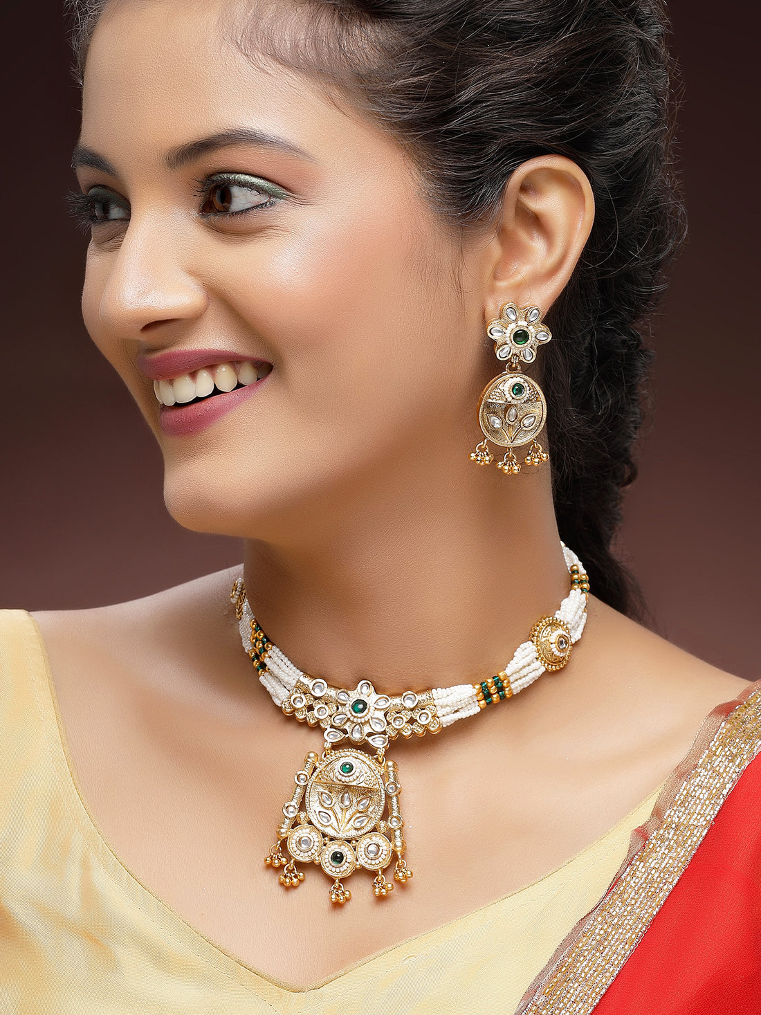 KARATCART Designer Gold-Plated Green Crystal and Pearl Necklace Set for Women