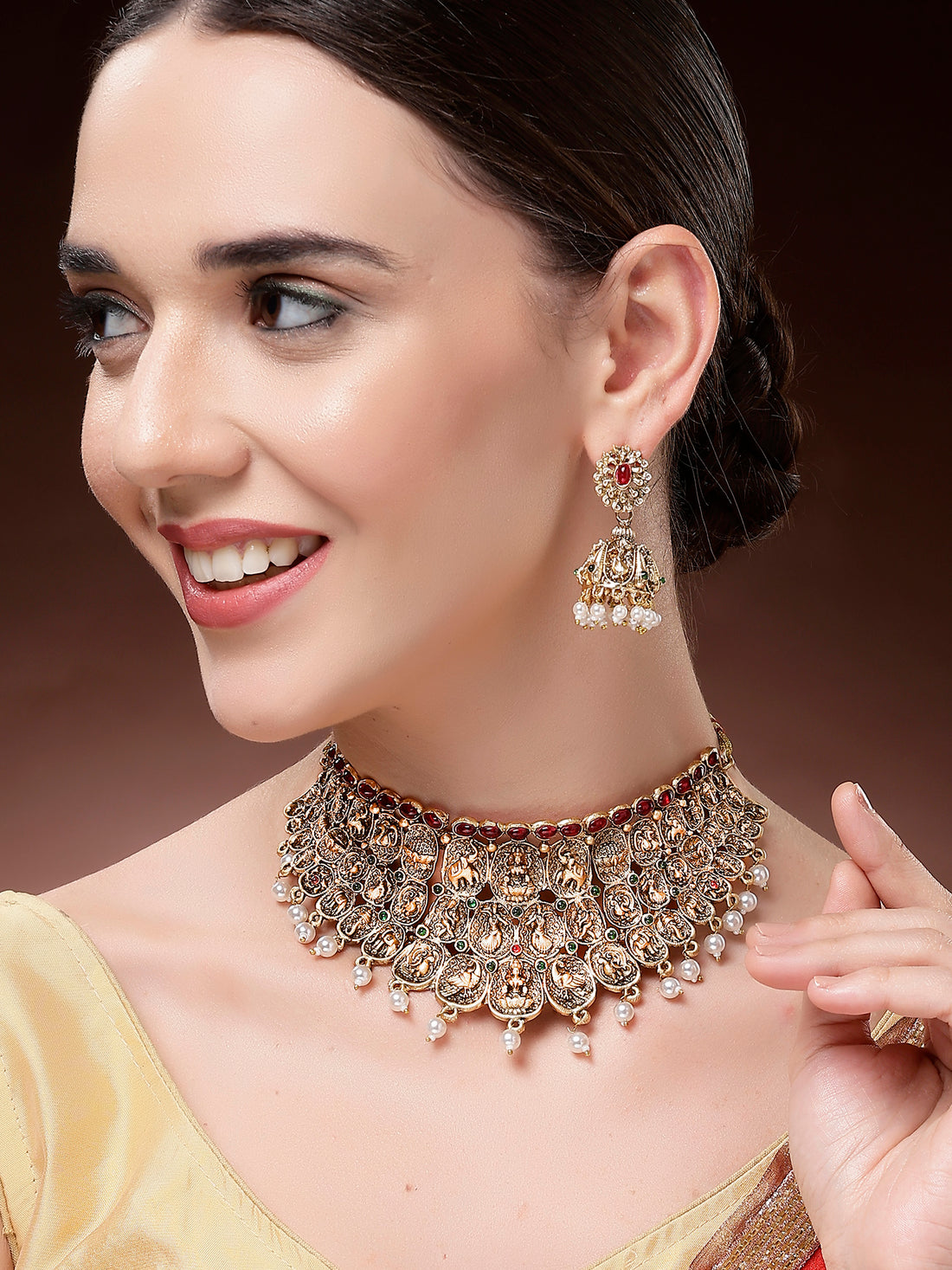 Karatcart Gold Plated Red Stone Laxmi Mata Choker Temple Jewellery Set for Women