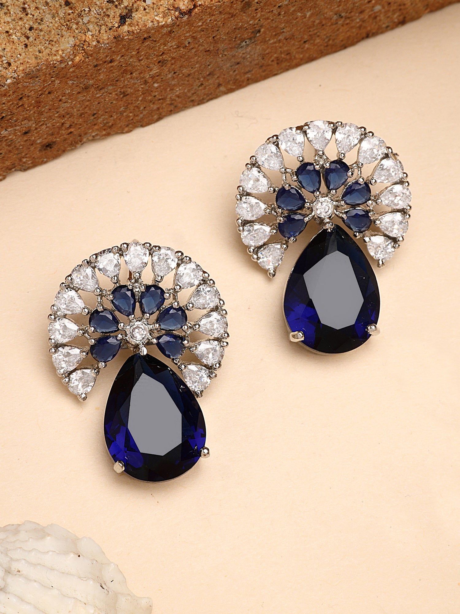 Karatcart Elegant Floral Design Blue American Diamond Stud Earrings for Women