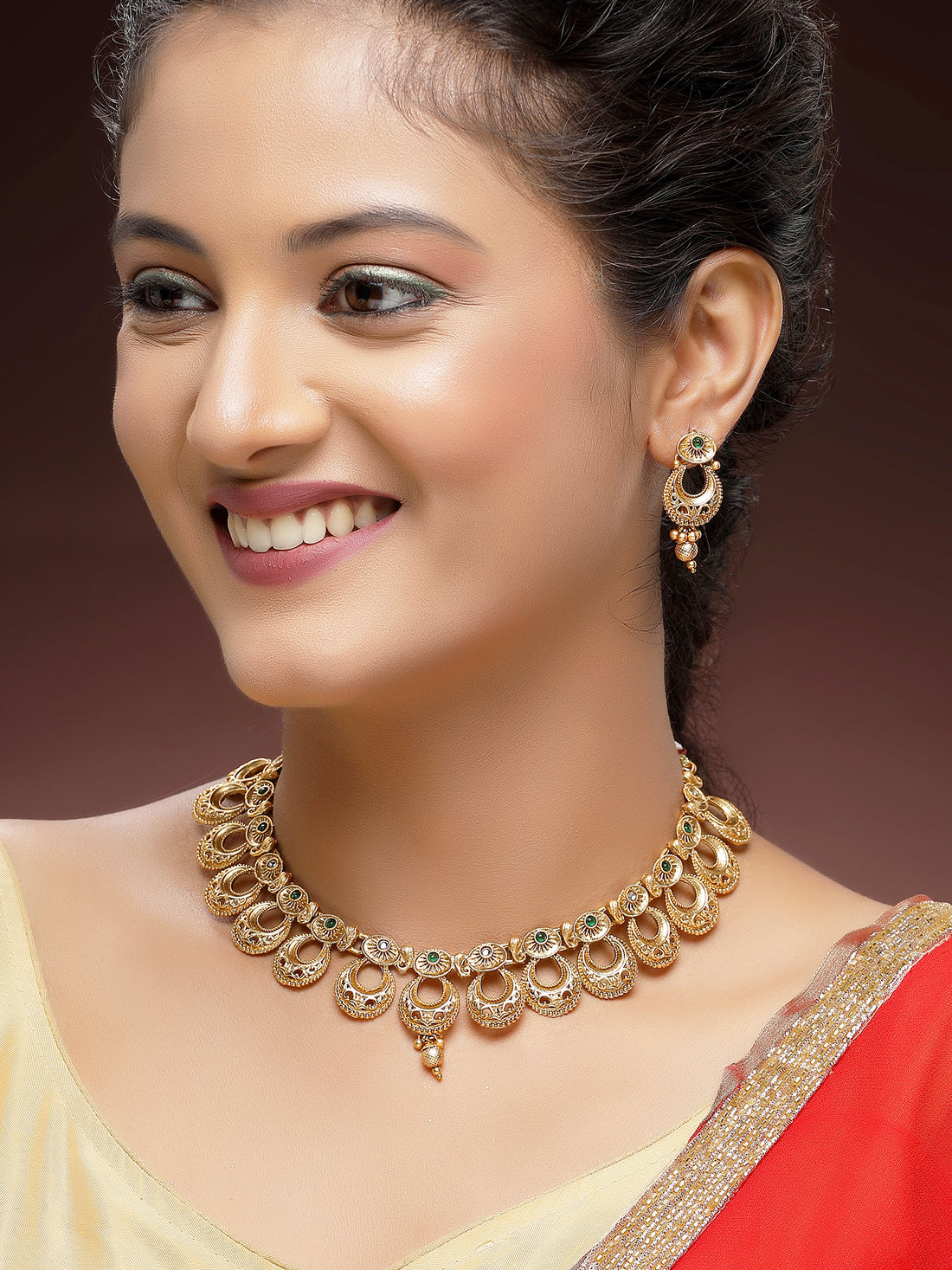 KARATCART Designer Gold-Plated Green Kundan Jewellery Set for Women