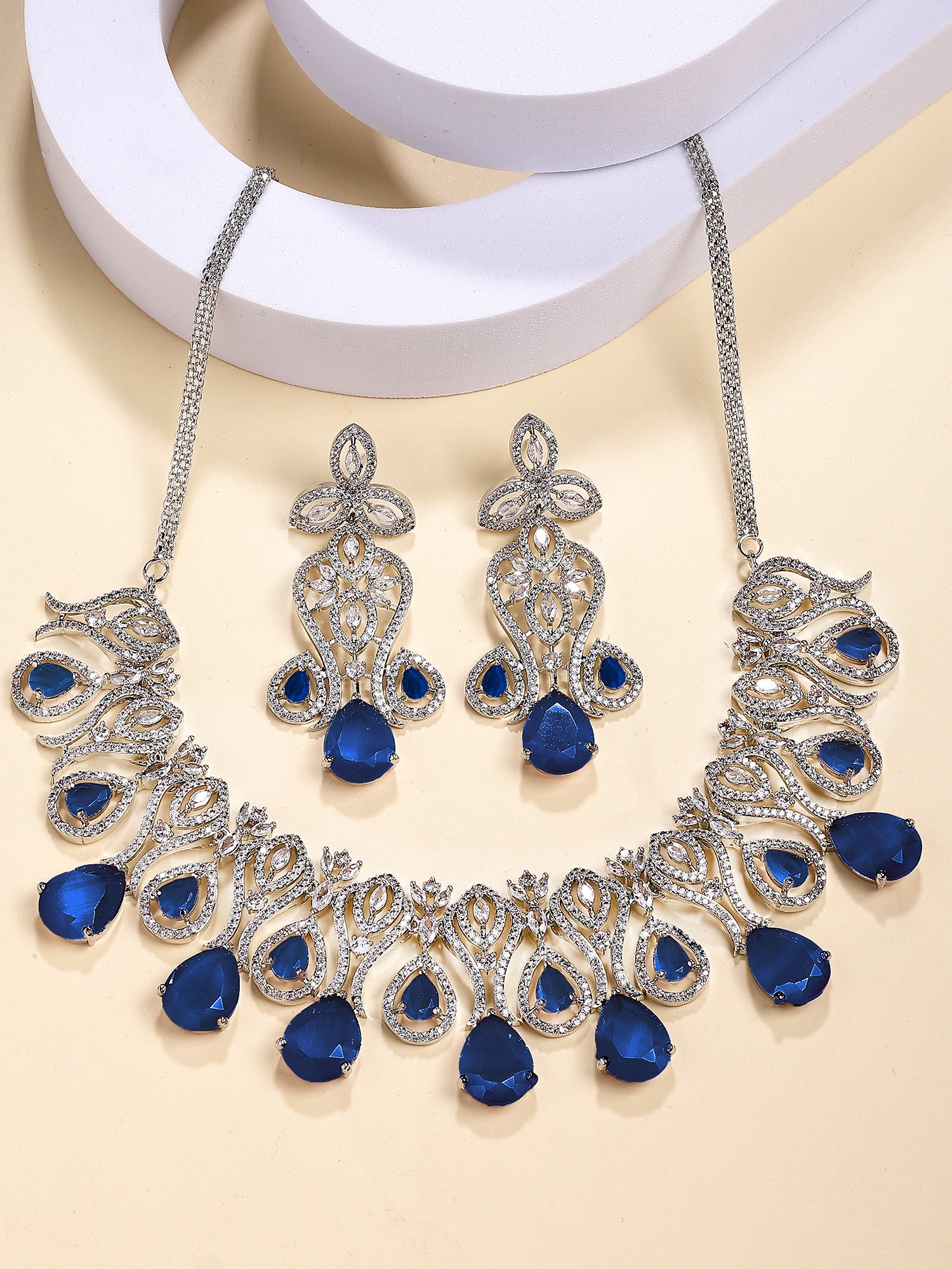 Karatcart Traditional Royal Design Blue American Diamond Necklace Set for Women