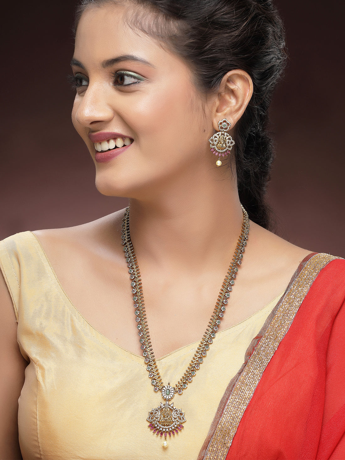 KARATCART Traditional Gold-Plated Laxmi Mata Rani Haar Temple Jewellery Set for Women