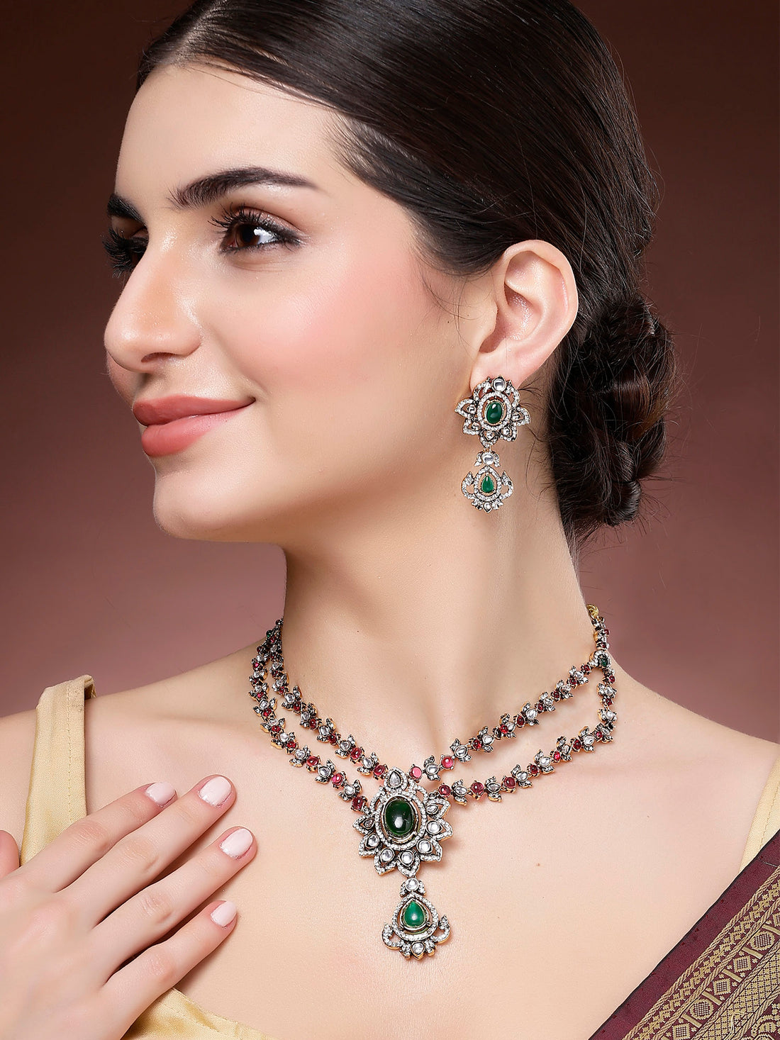 Karatcart Antique Gold Plated Green Stone Floral Design Jewellery Set for Women