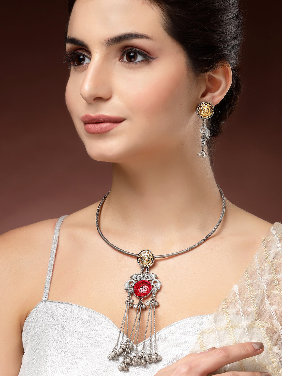 Karatcart Oxidised Silver Red Stone Peacock Design Hasli Necklace Set for Women