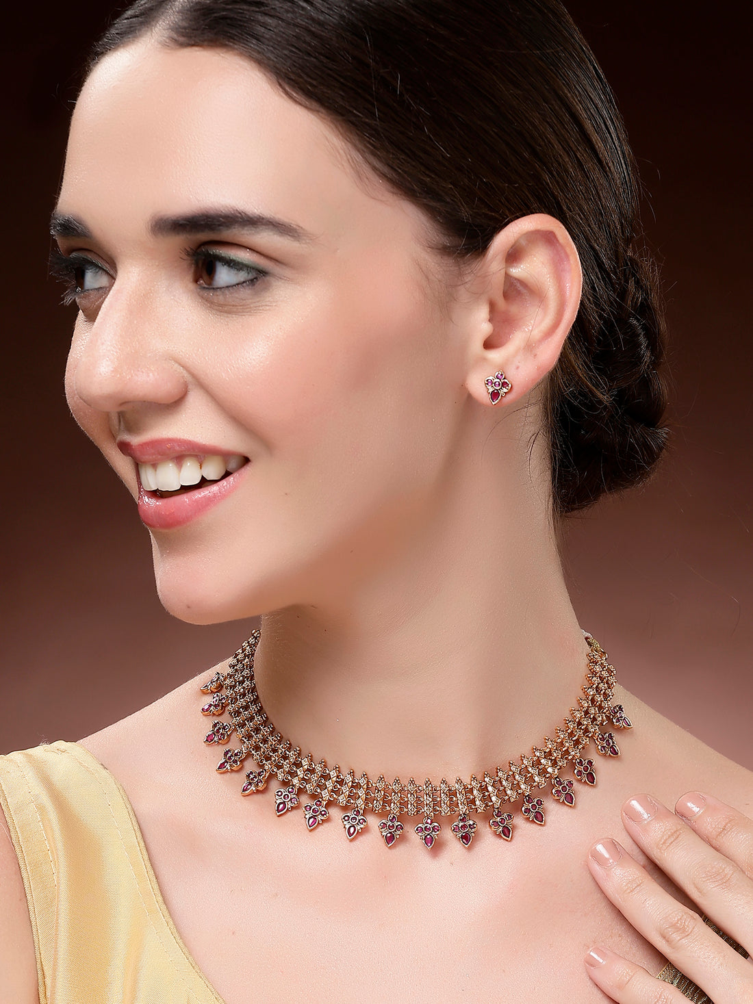 Karatcart Red Stone Floral Jali Design Classic Necklace Set for Women