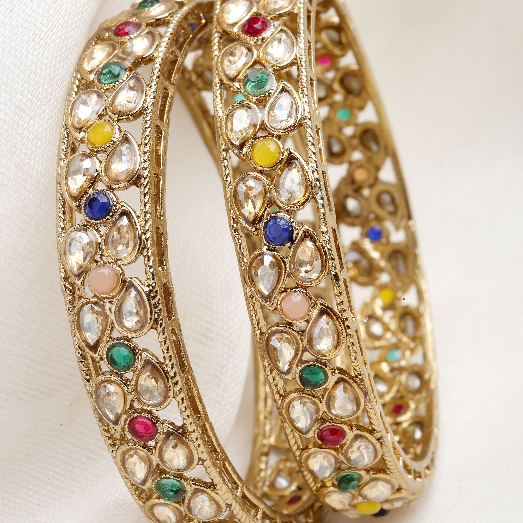 Karatcart Antique Gold Plated Set of 2 Multicolor Kundan Studded Bangles for Women