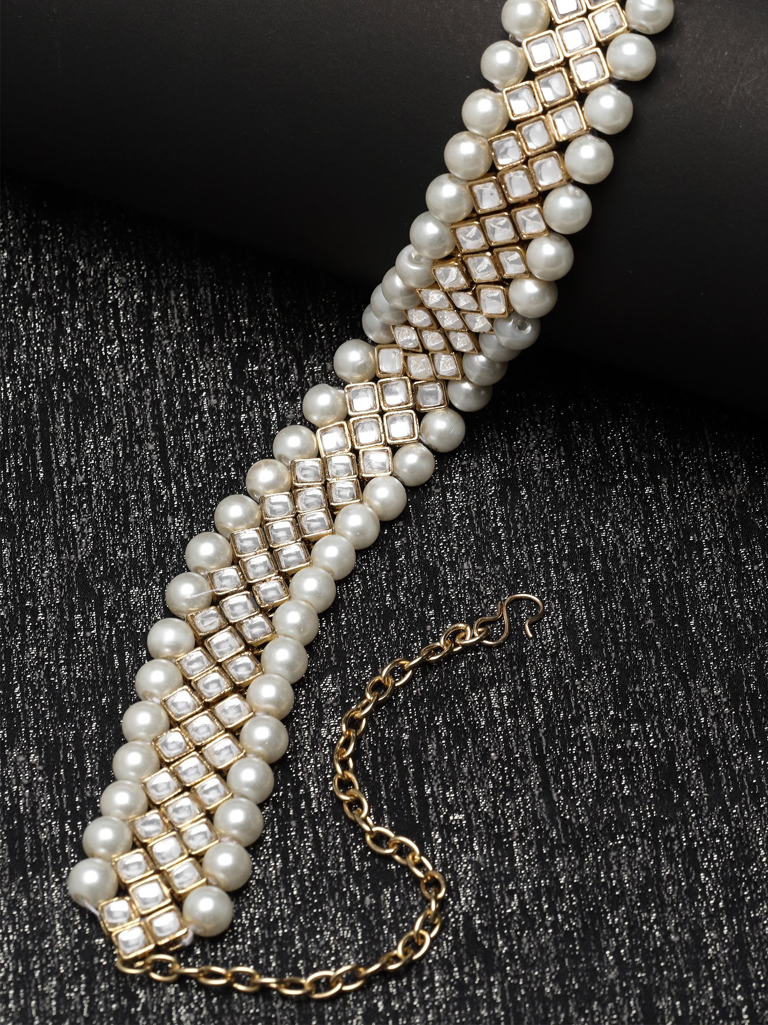 Karatcart Gold Plated Pearl and Square Kundan Hairband for Women
