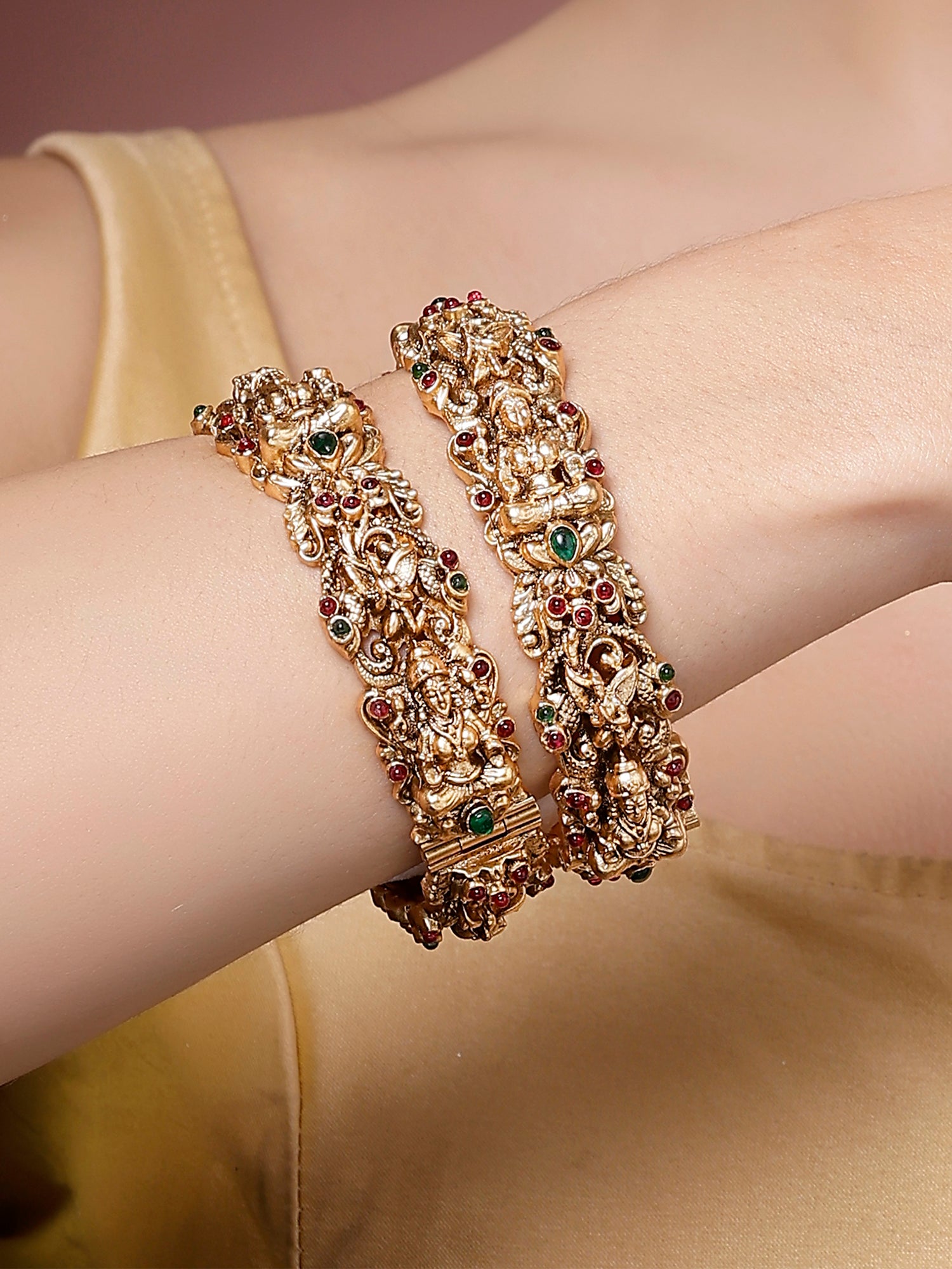 Karatcart Set of Antique Gold-Plated Laxmi Mata South Indian Style T