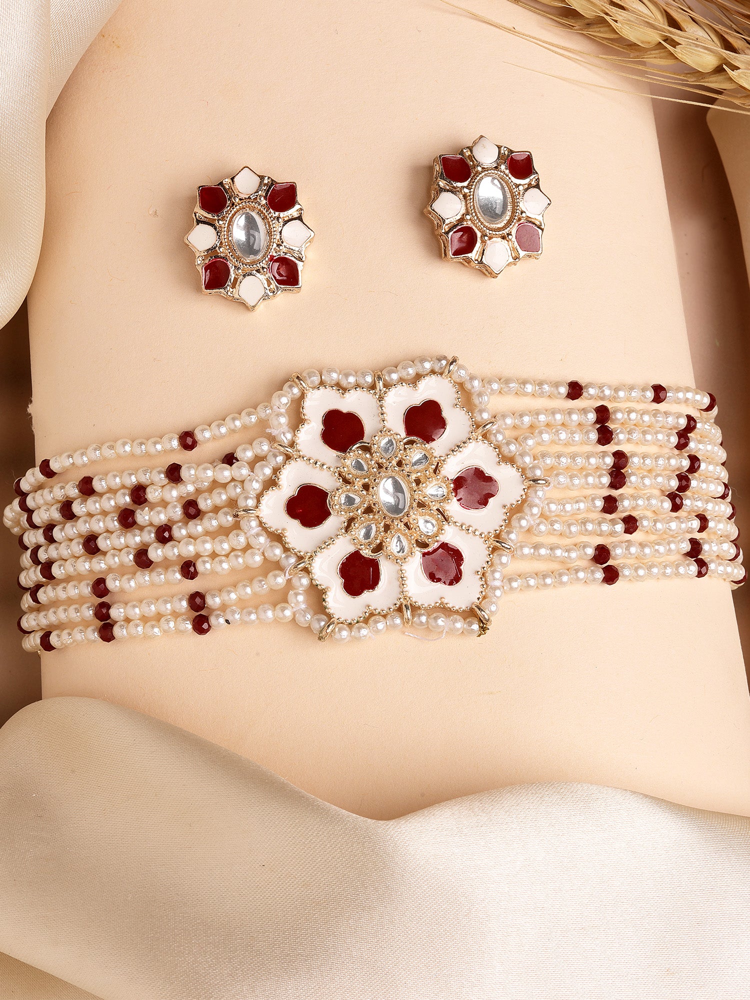 Karatcart White and Red Beaded Meenakari Choker Necklace Set for Women
