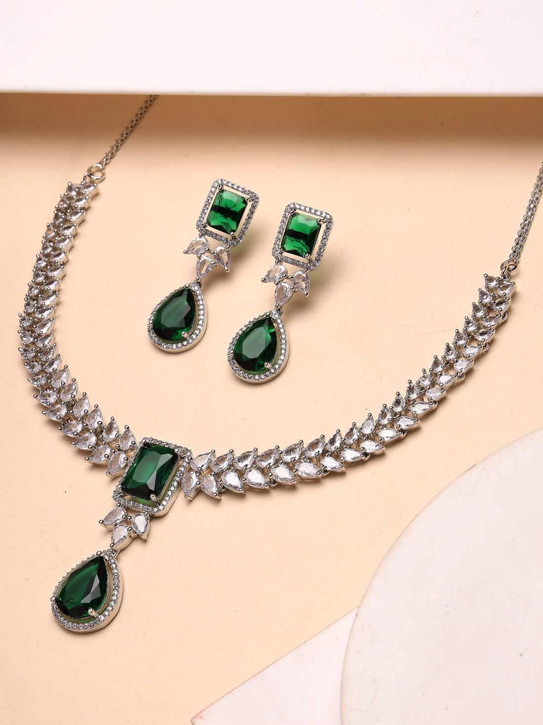 Karatcart Elegant Silver Plated Green AD Necklace Set for Women