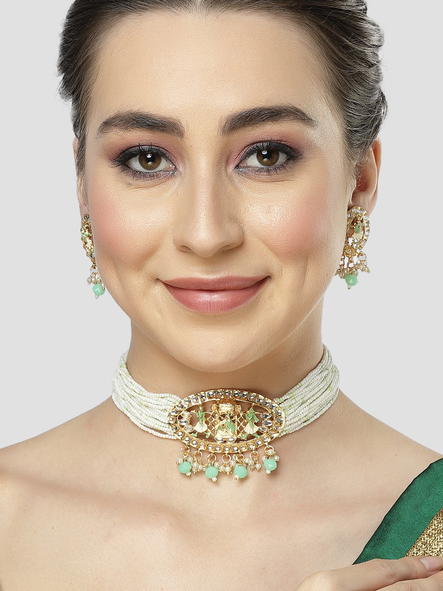 KARATCART Gold Plated Kundan Choker Light Green Jewellery Set for