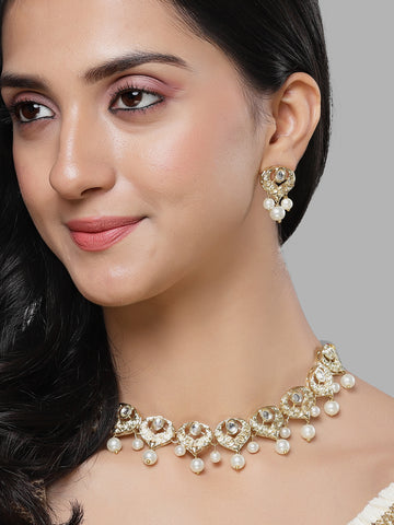 Karatcart Gold Plated Heart Shape Kundan and Pearl Studded Necklace Set for Women