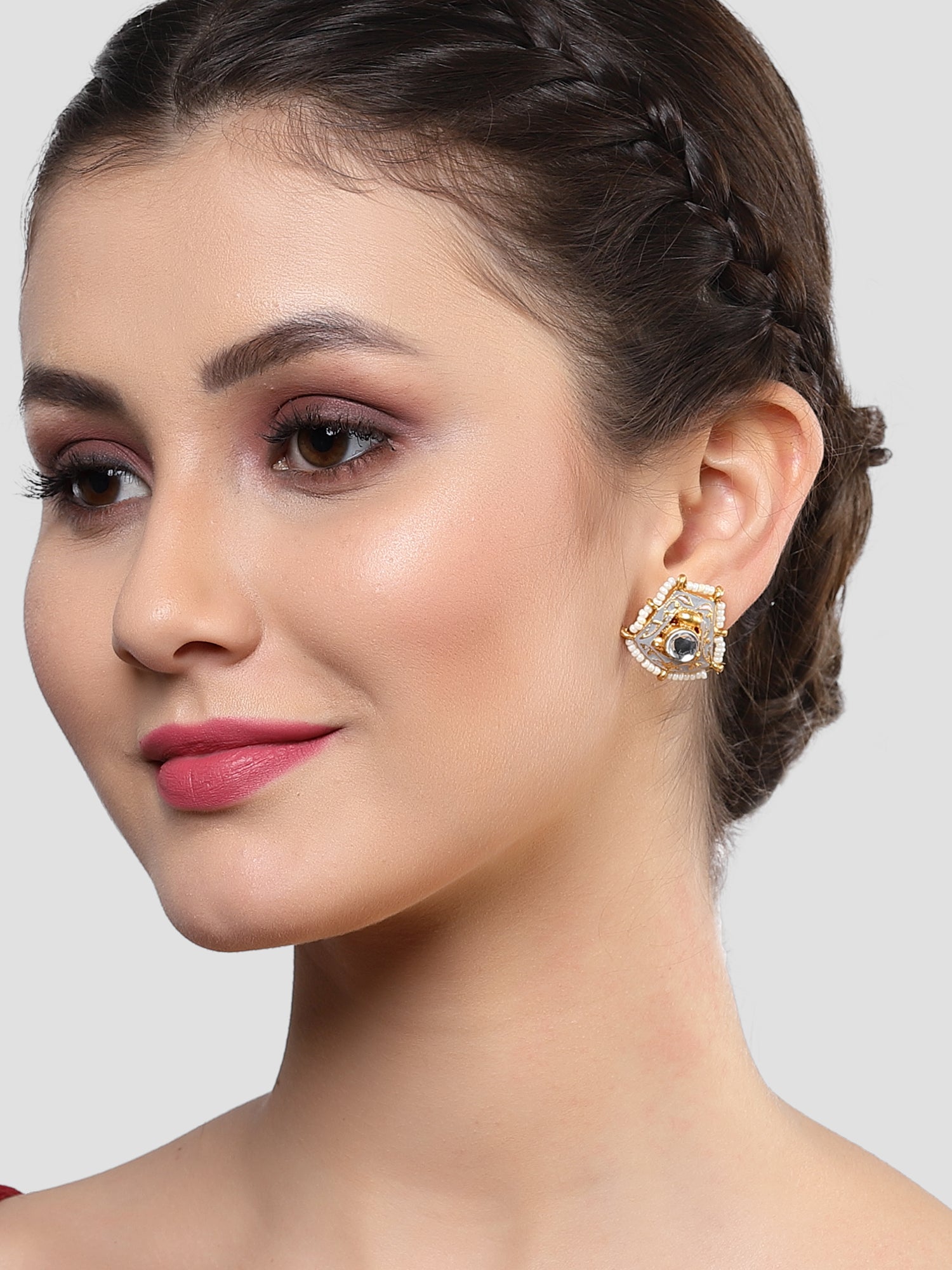 Karatcart Gold Plated Kundan Studded Grey Meena Stud Earrings for Women - Image 1