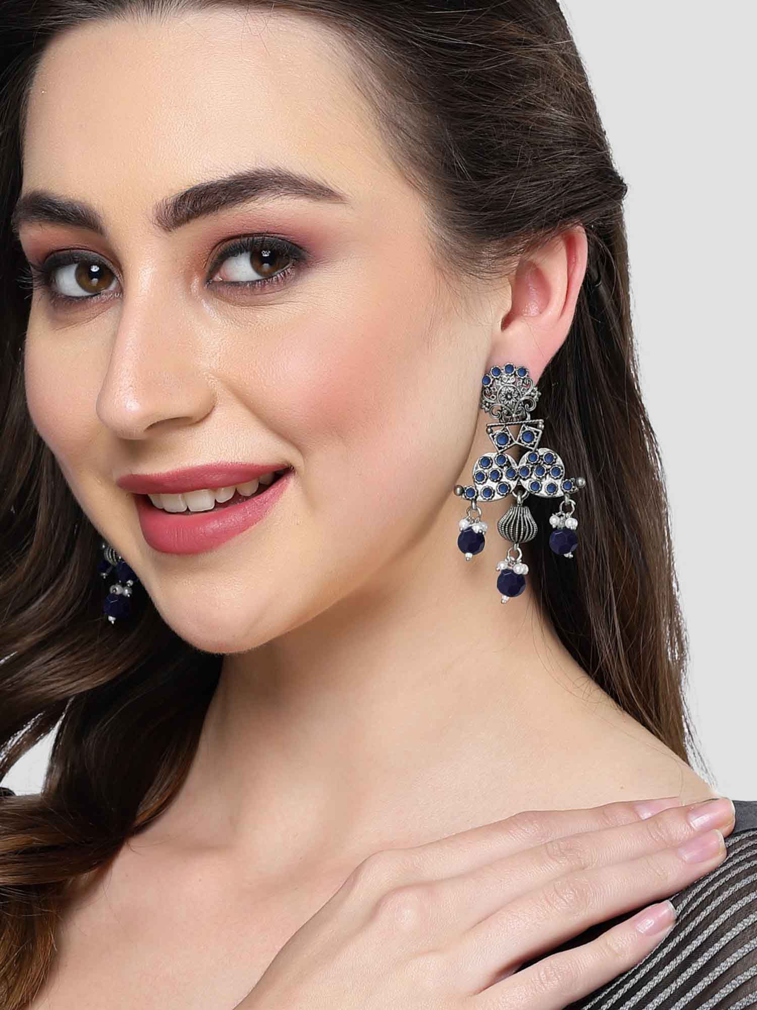 Karatcart Oxidised Silver Blue Dangler Earring for Women