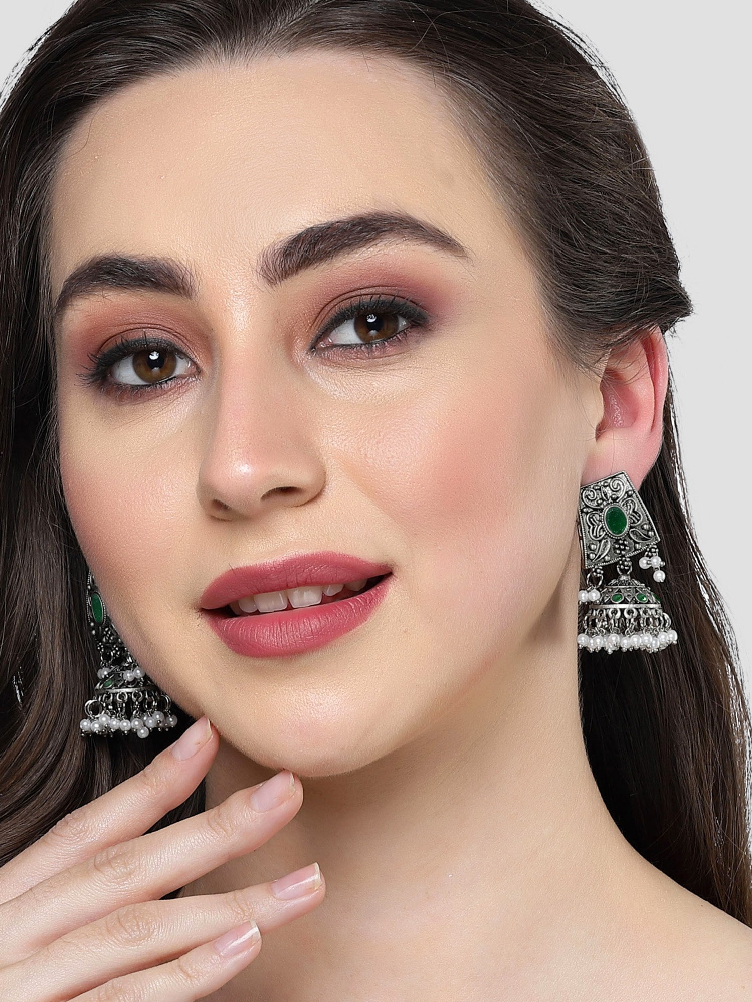 Karatcart Oxidised Silver Green Kundan Studded Jhumki Earrings for Women - Image 1