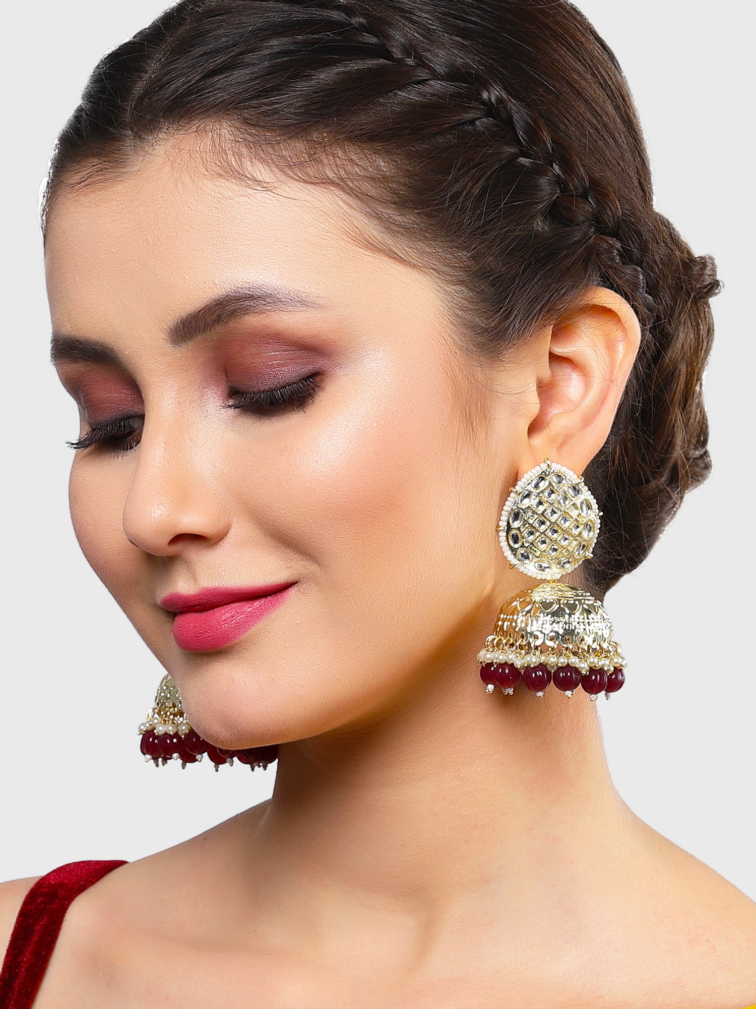 Karatcart Gold Plated Drop Shaped Red Beads Kundan Jhumki Earrings for Women - Image 1