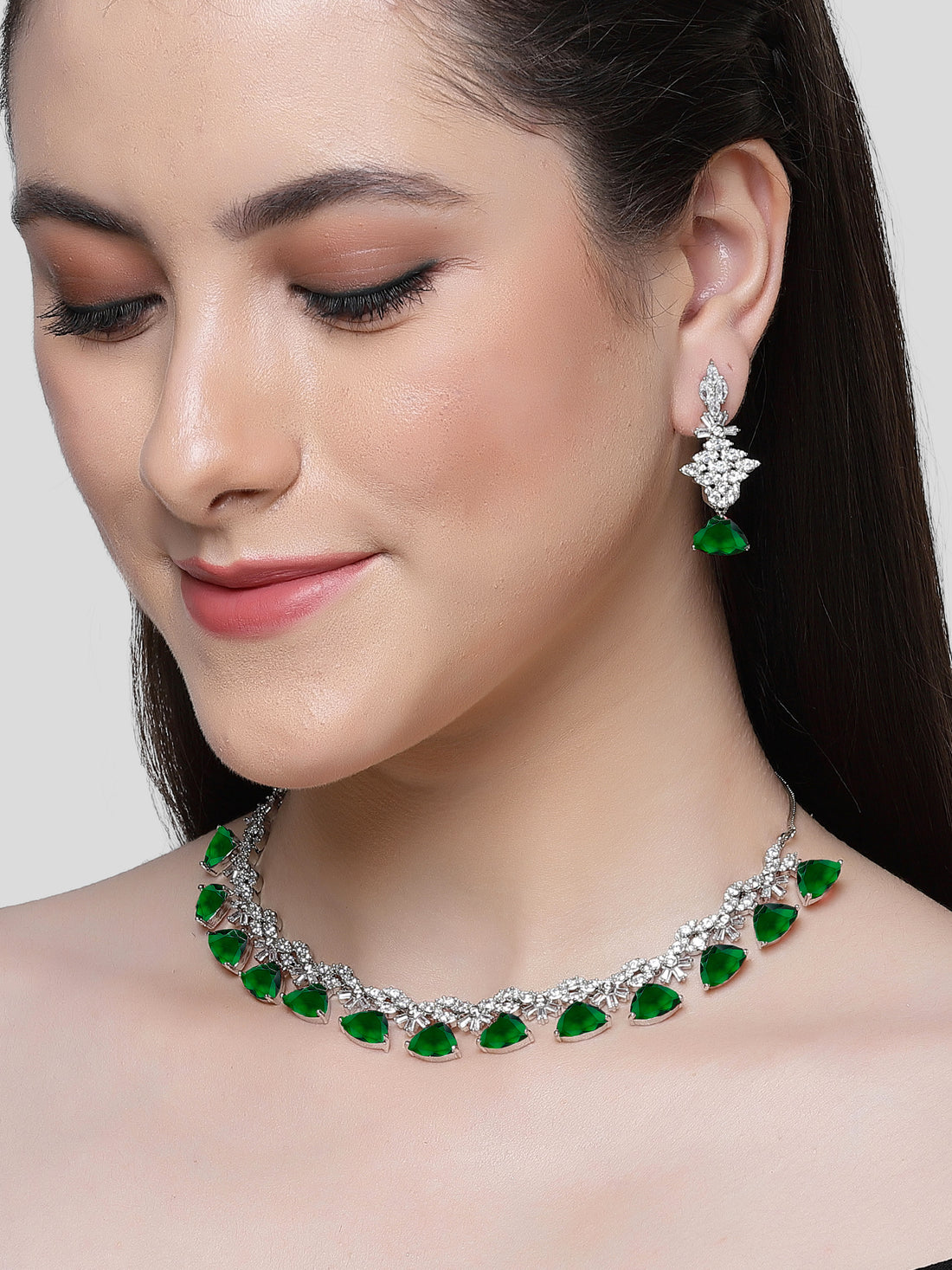 Karatcart Silver Tone Green Triangular Shape Cubic Zirconia Necklace Set for Women