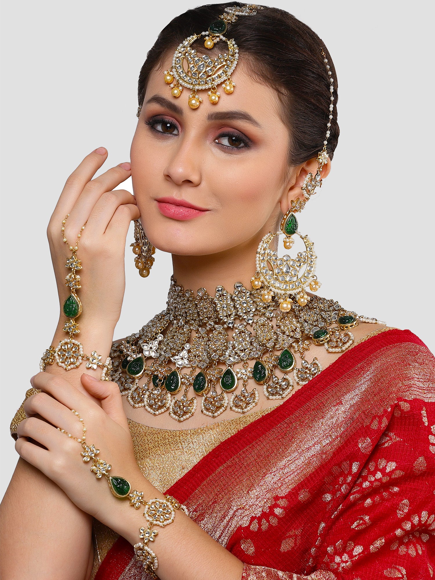 KARATCART Gold Plated Kundan Bridal Green Jewellery Set For Women karatcart-gold-plated-kundan-bridal-green-jewellery-set-for-women