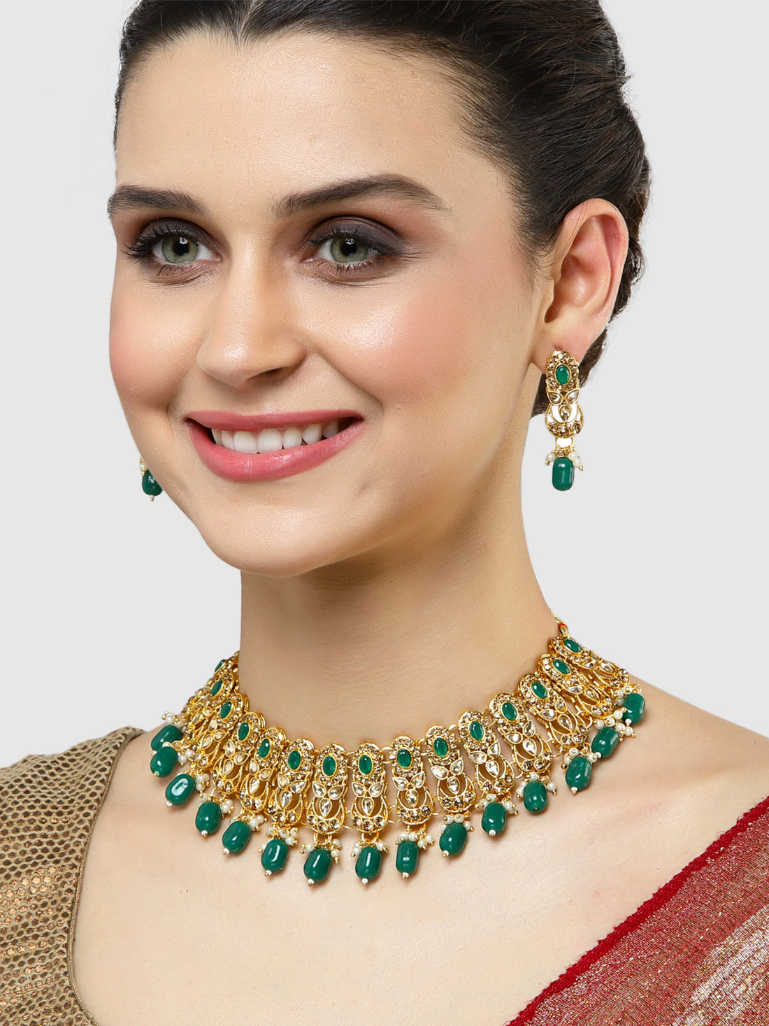 Karatcart Gold Plated Green Tumble and Kundan Studded Necklace Set