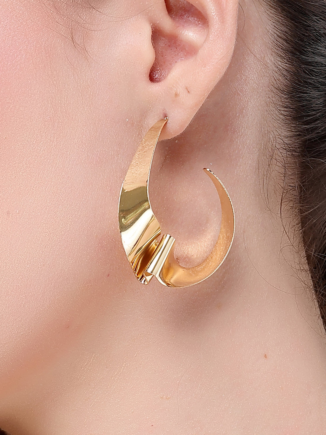 Bohey by KARATCART Gold-Plated Contemporary Hoop Earrings for Women