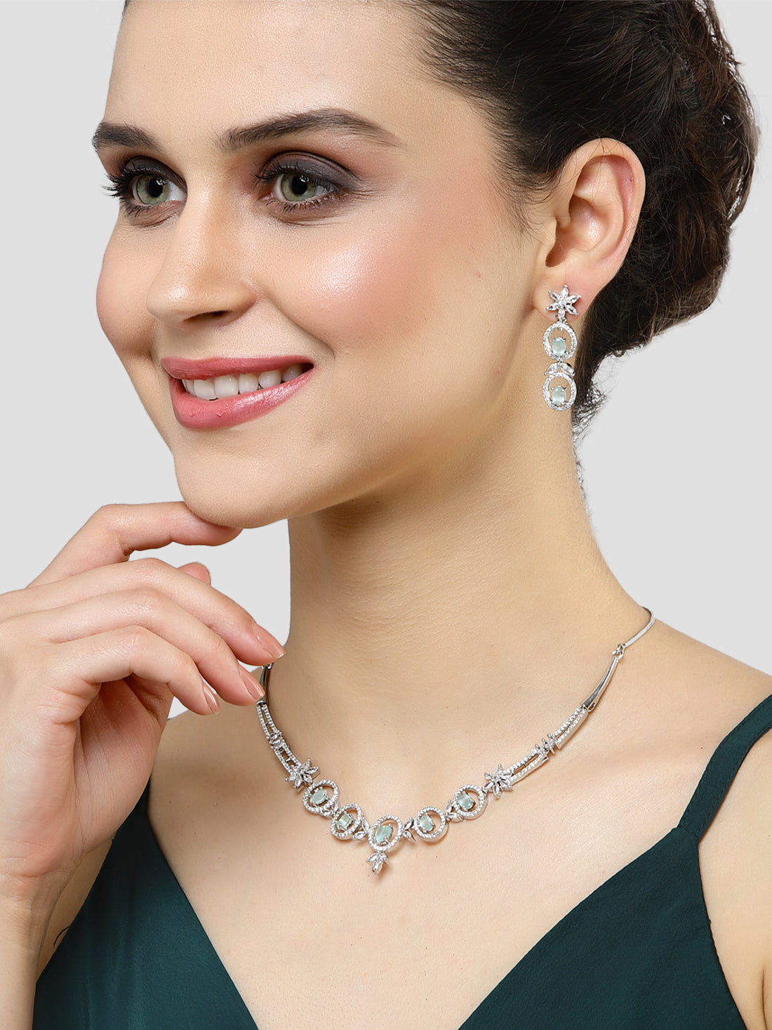 Karatcart Silver Tone Floral Design Light Green Cubic Zirconia Studded Necklace Set