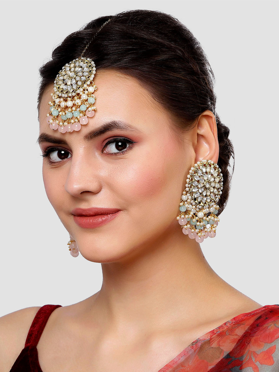 Karatcart Gold Plated Pink Bead and Pearl Kundan Earrings and Maangtikka Combo Set for Women