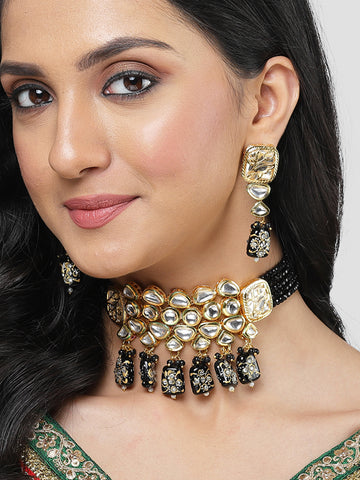 Karatcart Gold Plated Black Tumble and Polki Kundan Choker Necklace Set for Women