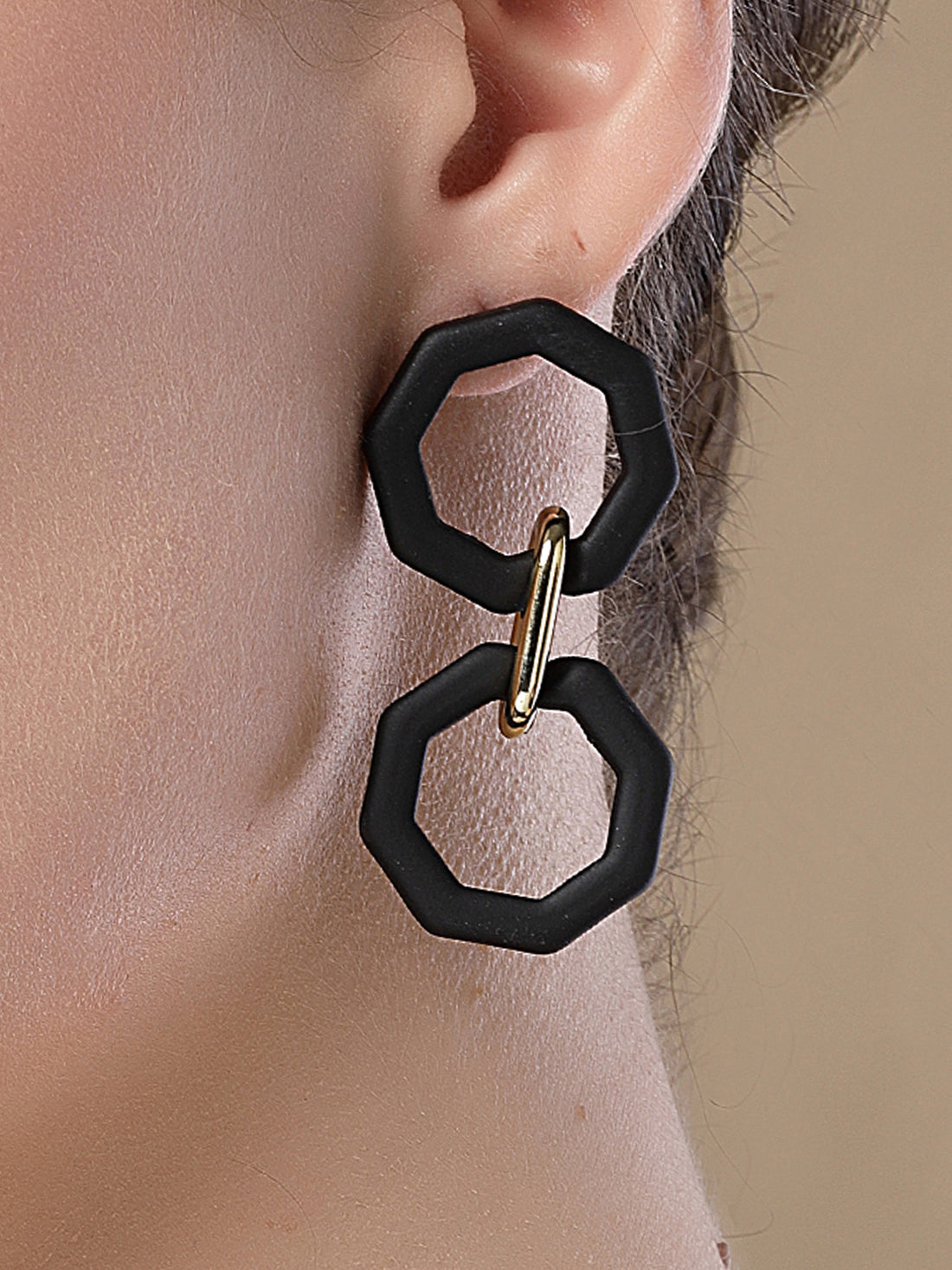 Bohey by KARATCART Black Matte Finish Link Dangler Earrings for Women