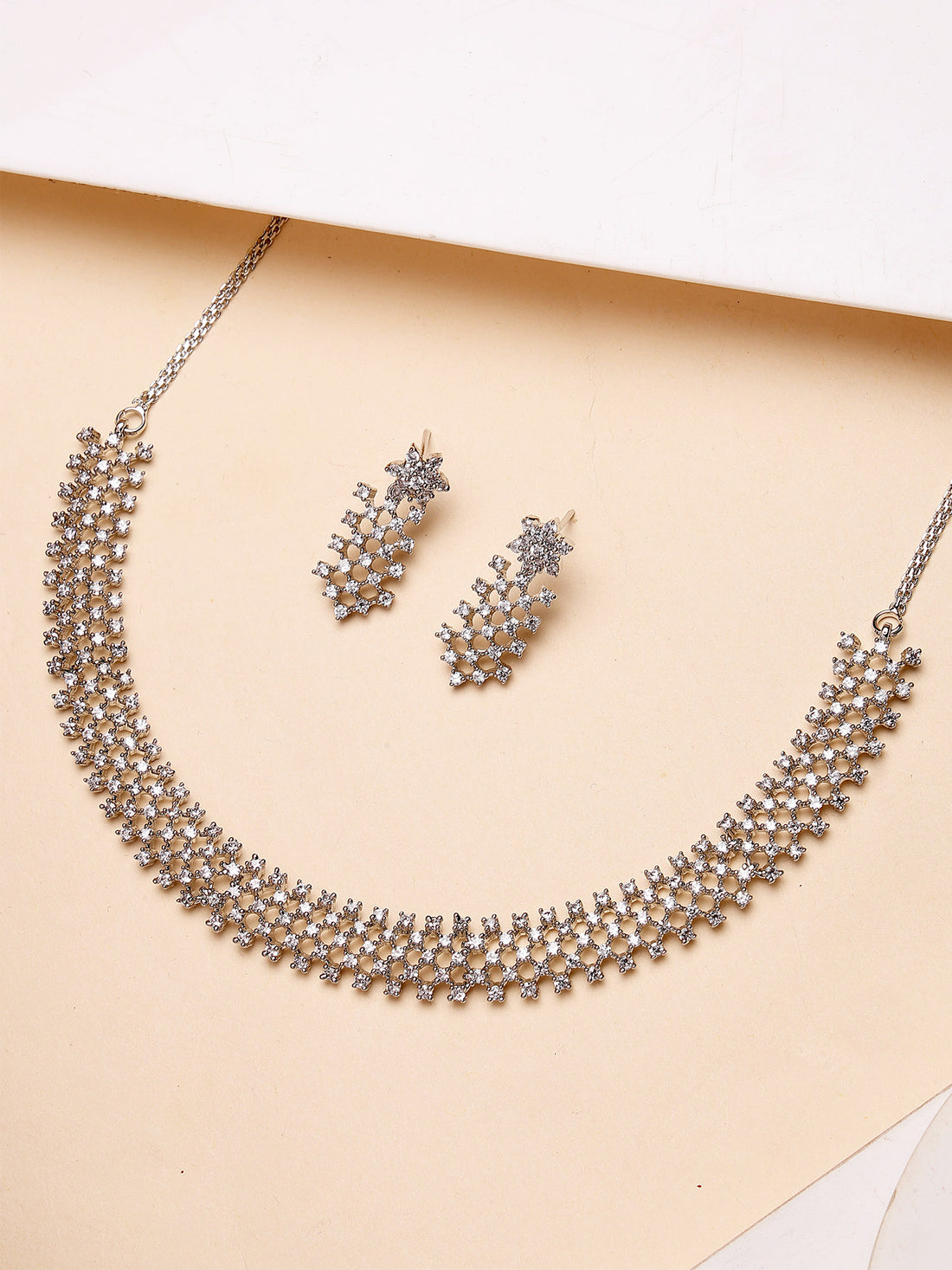 Karatcart Elegant Silver Plated AD Necklace Set for Women