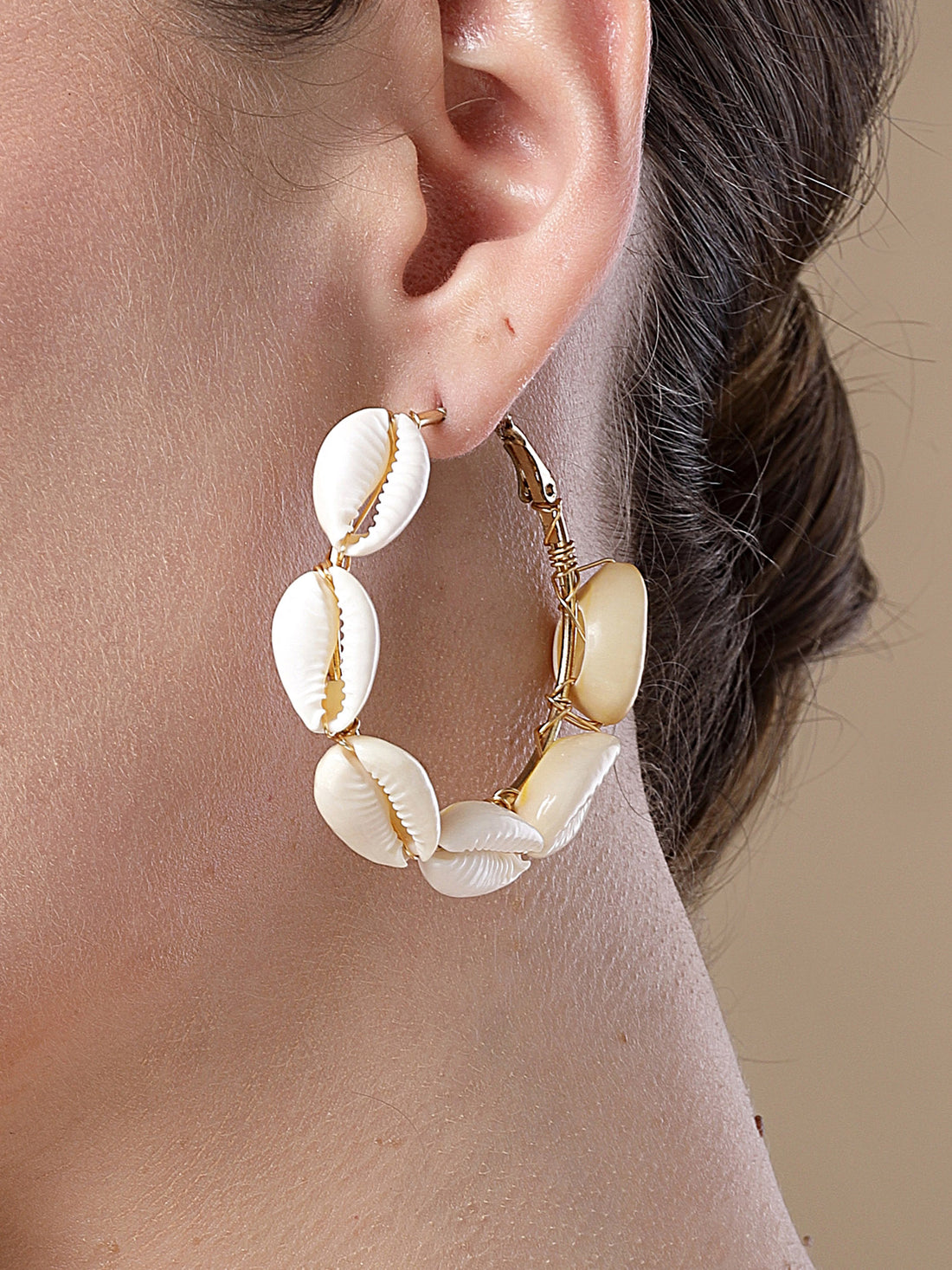 Bohey by KARATCART Gold-Plated Handcrafted Shell Detail Hoop Earrings