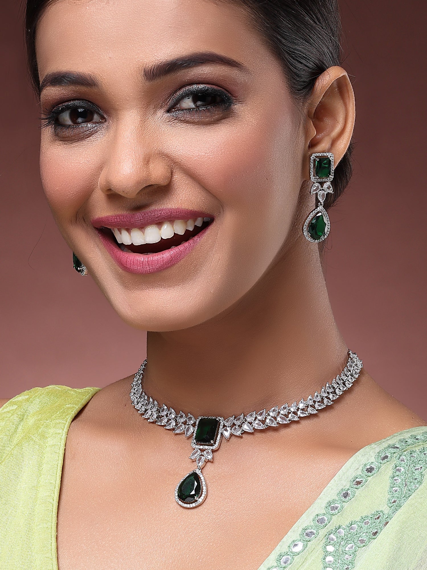 Karatcart Elegant Silver Plated Green AD Necklace Set for Women