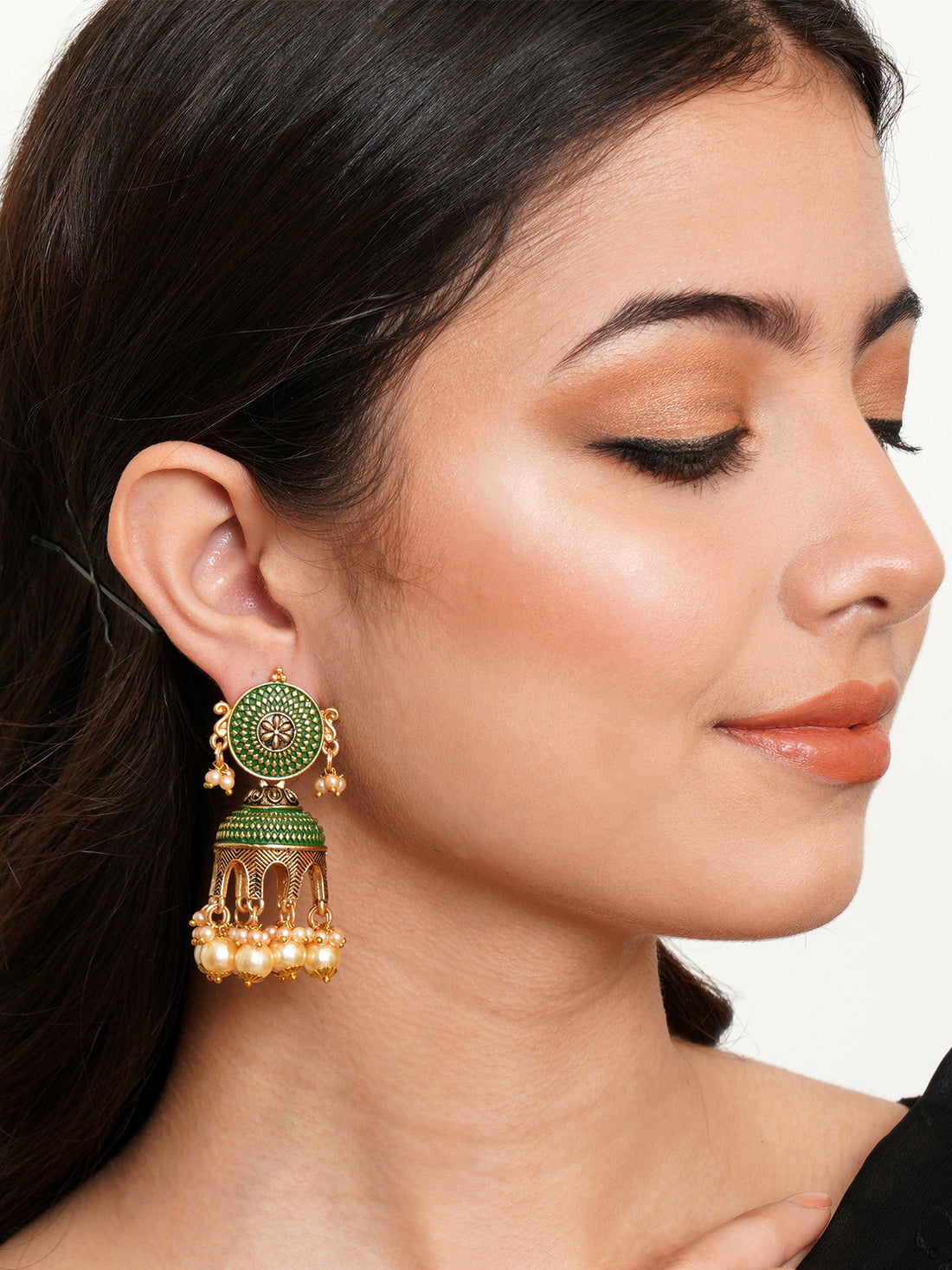 Karatcart Antique Gold Plated Green Tomb Style with Golden Pearl Jhumki Earrings for Women