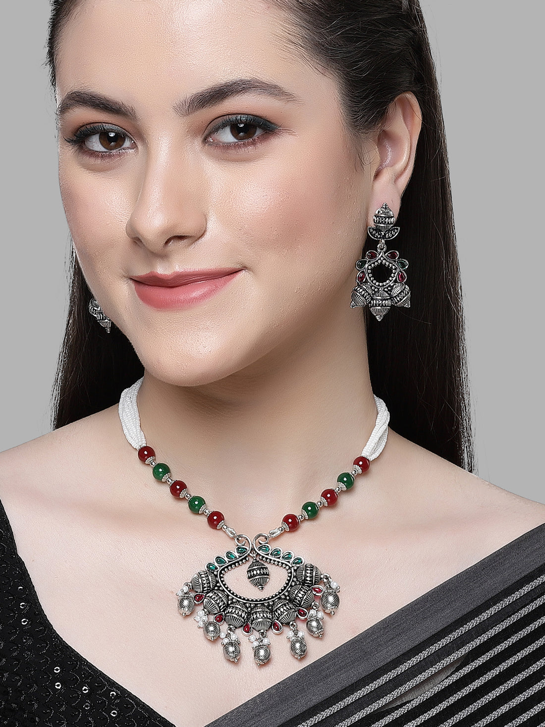 Karatcart Red and Green Beads Oxidised Silver Necklace Set for Women