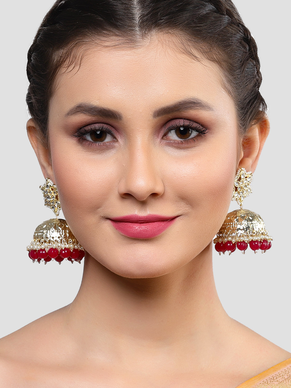 Karatcart Gold Plated Star Shaped Red Beads Kundan Jhumki Earrings for Women