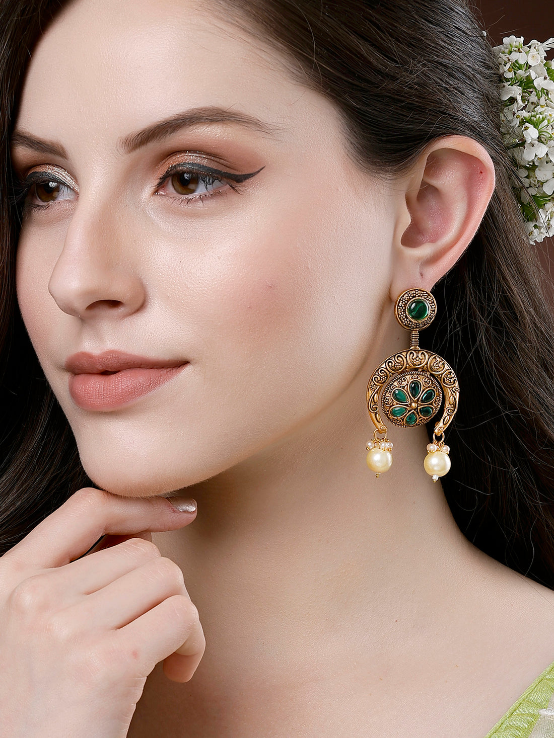 Karatcart Gold Plated Green Kundan Studded Drop Earrings for Women