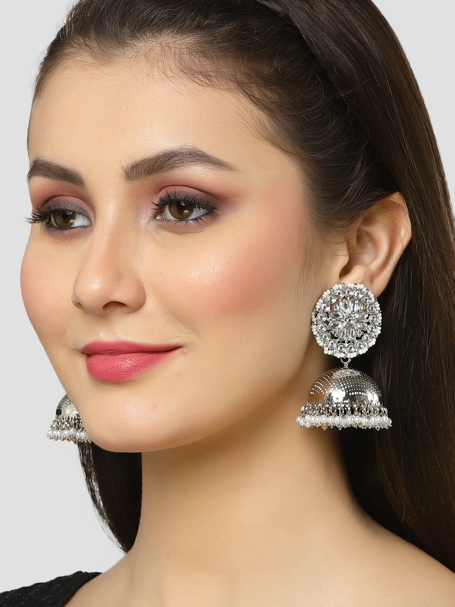 Karatcart Silver Plated Kundan Studded Jhumki Earrings for Women - Image 1