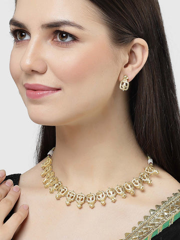 Karatcart Gold Plated Traditional Lightweight Kundan Necklace for Women